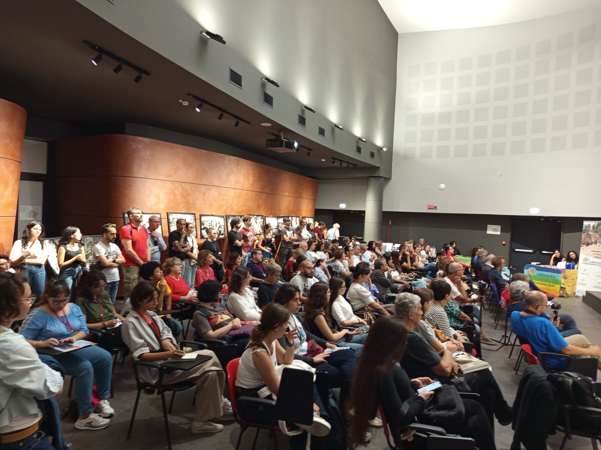 Pubblico al Festival della Nonviolenza 2026