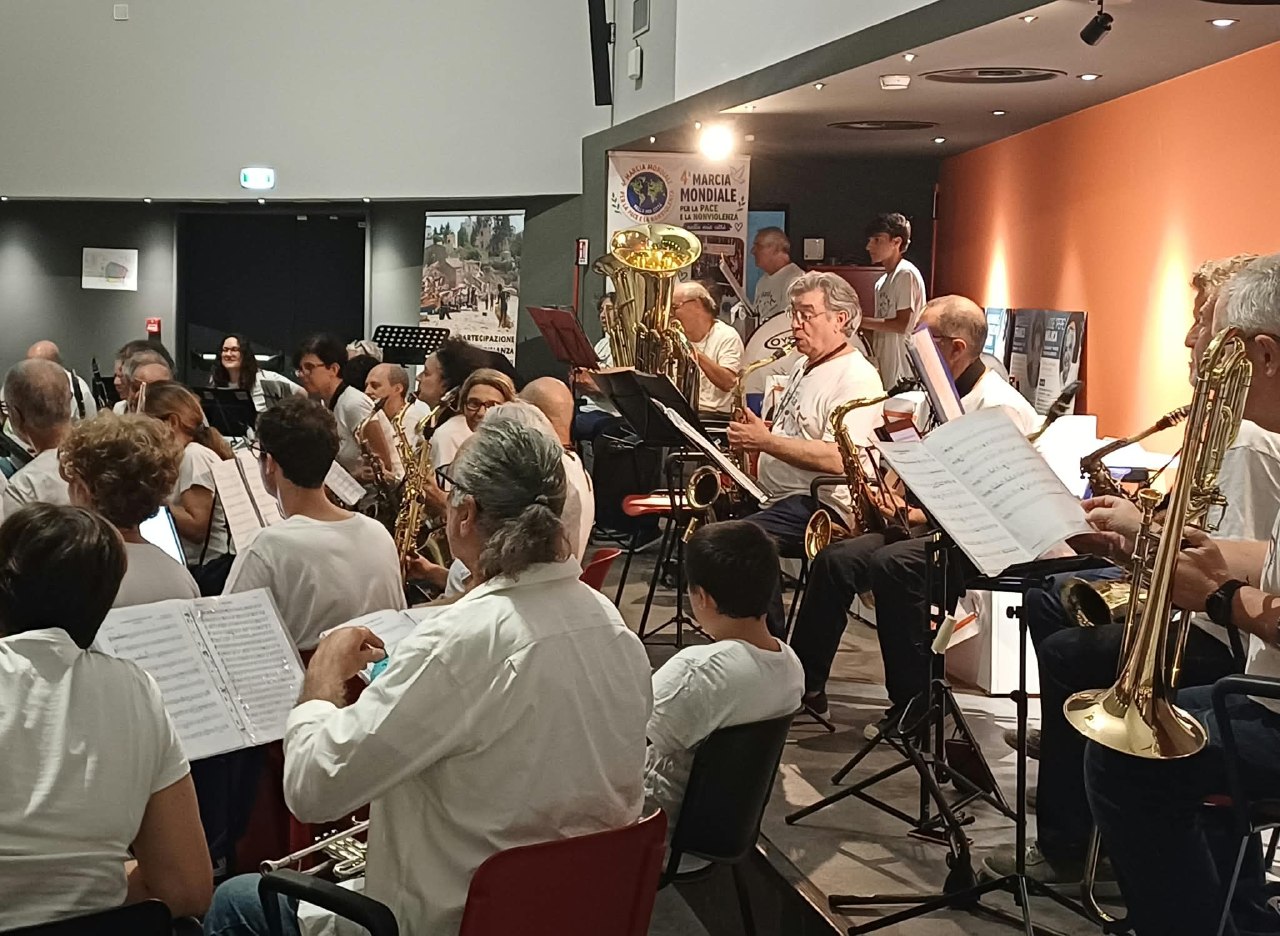 Esibizione musicale al Festival della Nonviolenza 2026